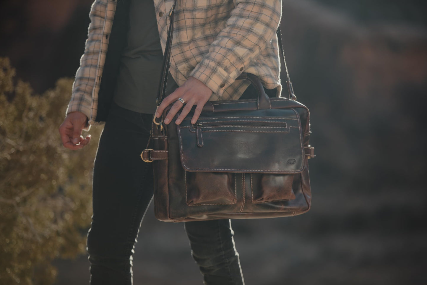 Buffalo Leather Pilot Bag (Dark Walnut)