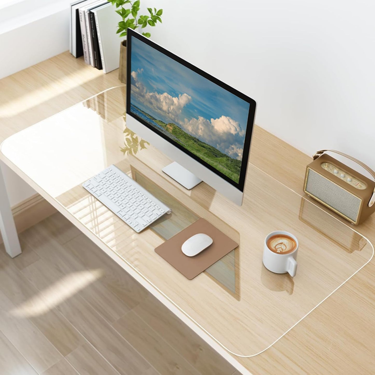 LBJFYHJN Clear Desk Mat, Non-Slip PVC Desk Protector Mat with Round Edge, Heat Resistant & Waterproof Clear Desk Writing Mat for Home and Office (23.6"*15.7")