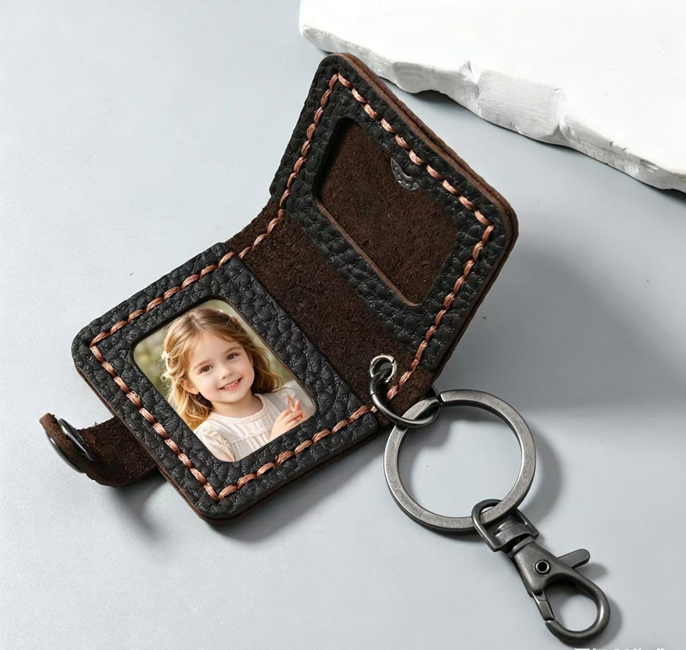 Mini Genuine Leather Photo Card Holder Keychain, Vintage Key Ring Charm with Lobster Clasp for Men Women (Black)