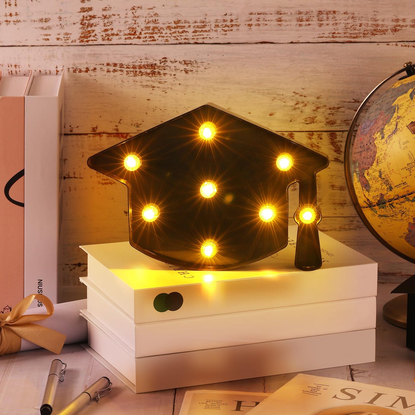 VIHOSE Grad Graduation Light up Signs Bachelor Cap Lights Table Decoration Battery Powered Grad Hat Gift for Graduation Home Bar Party Bedroom Tabletop Decoration