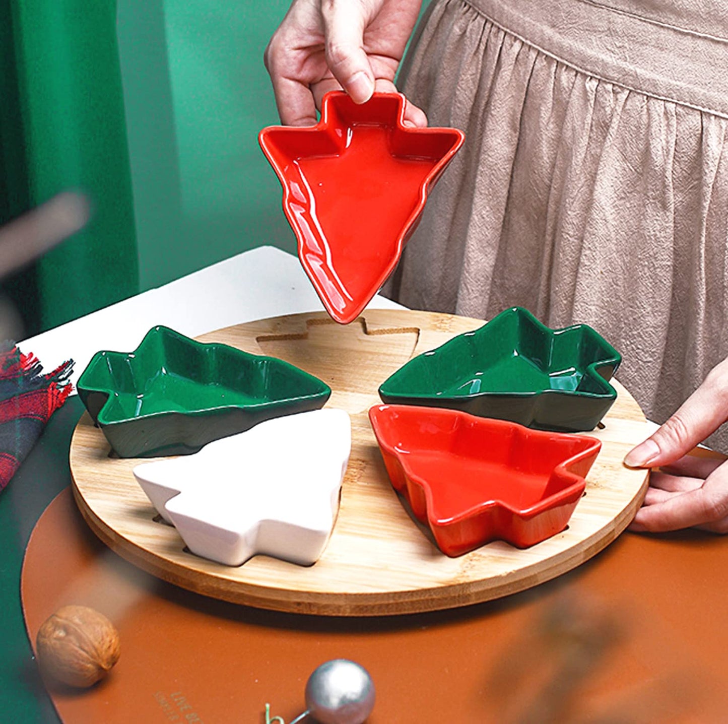 Rotatable Colorful 10.8 Inches 5pcs Christmas Tree Plates Chip & Dip Set Ceramic Snack Plate with Bamboo Tray, Round Removable Porcelain Appetizer Dessert Fruit Salad Saucer Bowls Cutlery Platter Dish