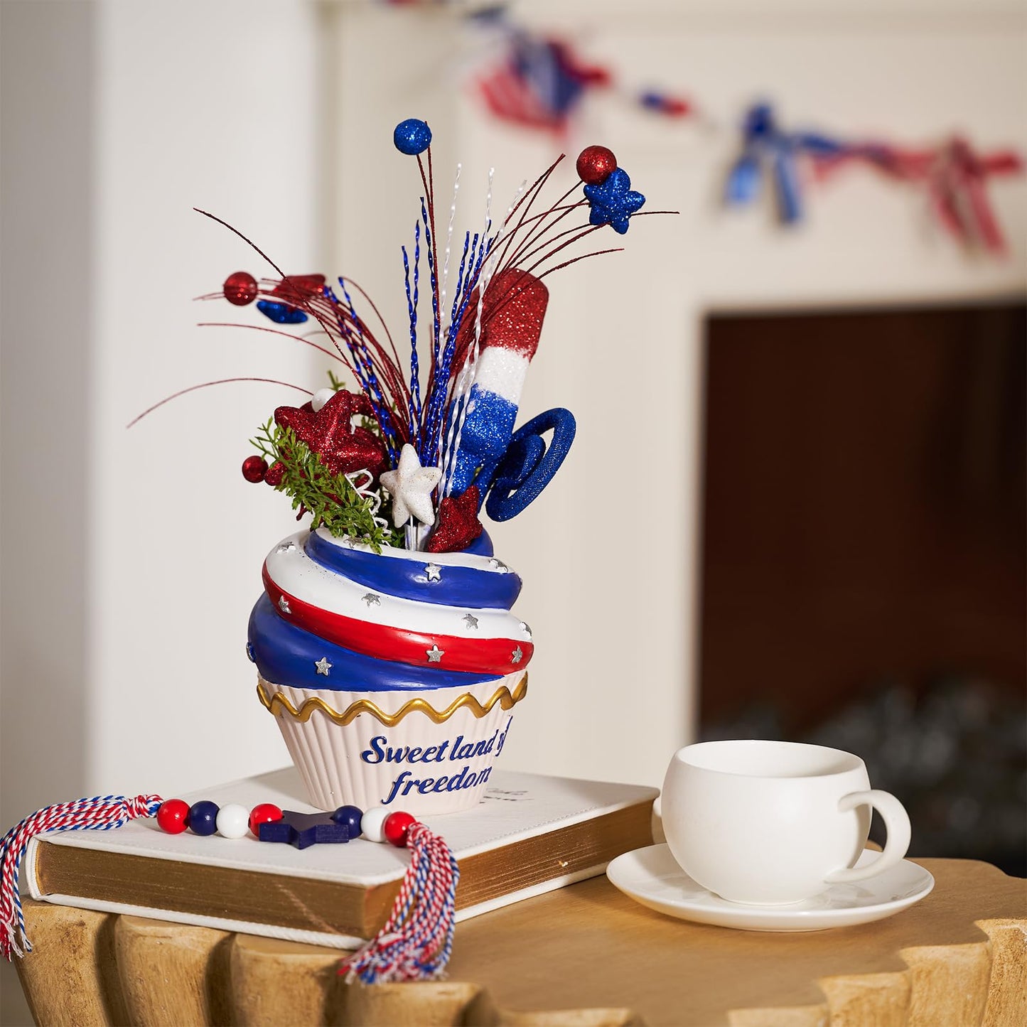 WDS WONDROUS 4th of July Centerpiece for Tables Red White and Blue Patriotic Flowers Decorations with Cupcake Vase, Resin Vase Shiny Popsicle Star Flowers for Independence Day Summer Memorial Day