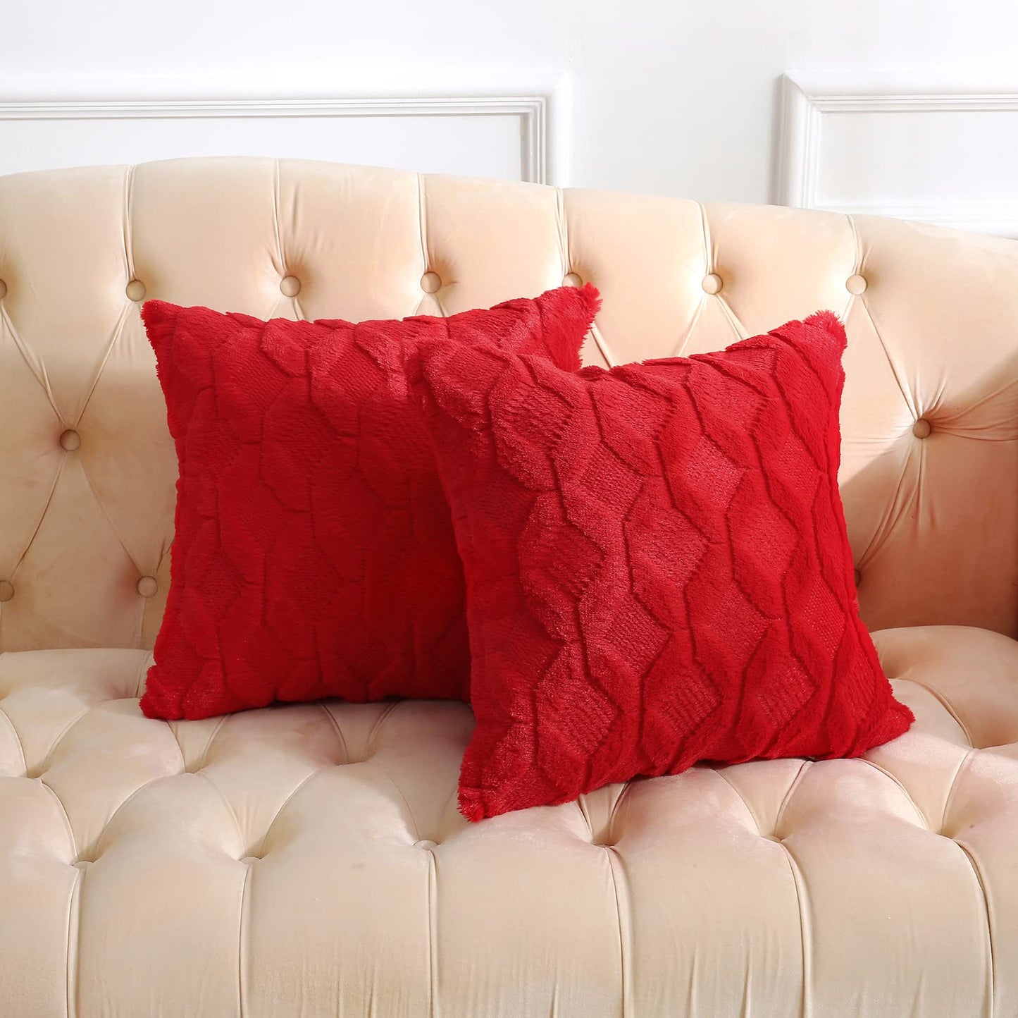 Volcanics Pack of 2 Christmas Faux Wool Throw Pillow Covers 20x20 Inches Decorative Farmhouse Velvet Couch Pillow Case Soft Plush Square Boho Cushion Pillowcase, Red