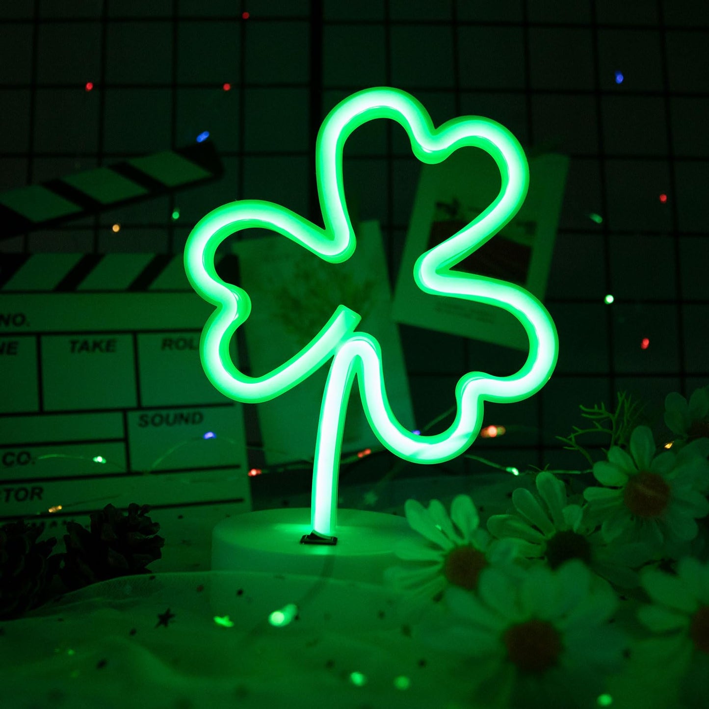 ENUOLI LED Neon Signs Lights Green Clover Shaped Neon Shamrock Night Light USB & Battery Powered Night Lamp Best Decoration Lights for St. Patrick's Day Gifts Kids Room Bedroom Bar(Shamrock)