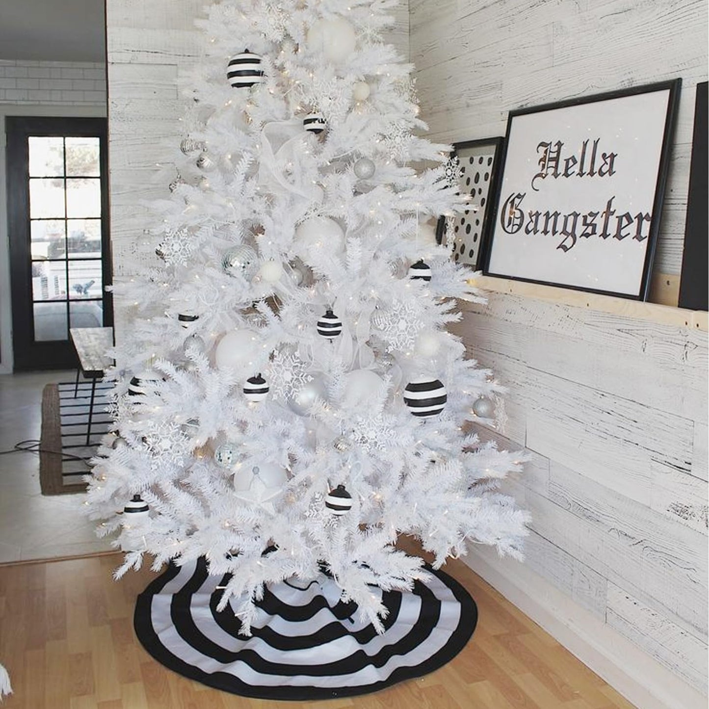 yuboo Black and White Christmas Tree Skirt 48 Inches, Annual Ring Spiral Tree Skirt for Halloween Decorations Ornaments Christmas Tree Decor