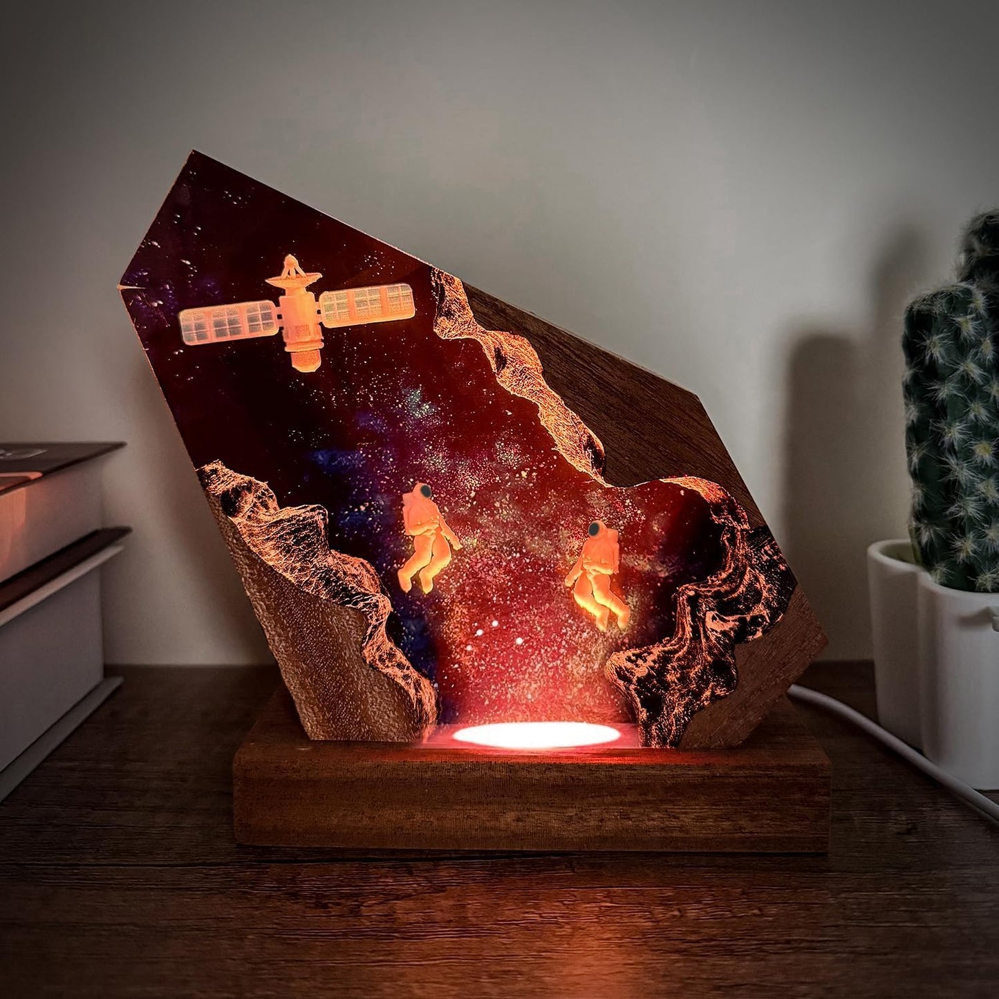 NICE HERA Space Resin Lamp - Handmade Galaxy Resin Night Light with USB Port, Variable Lights, Space Gifts for Adults, Astronaut Enthusiast Collectibles, Unique Birthday Gifts for Him & Her (6"x4")