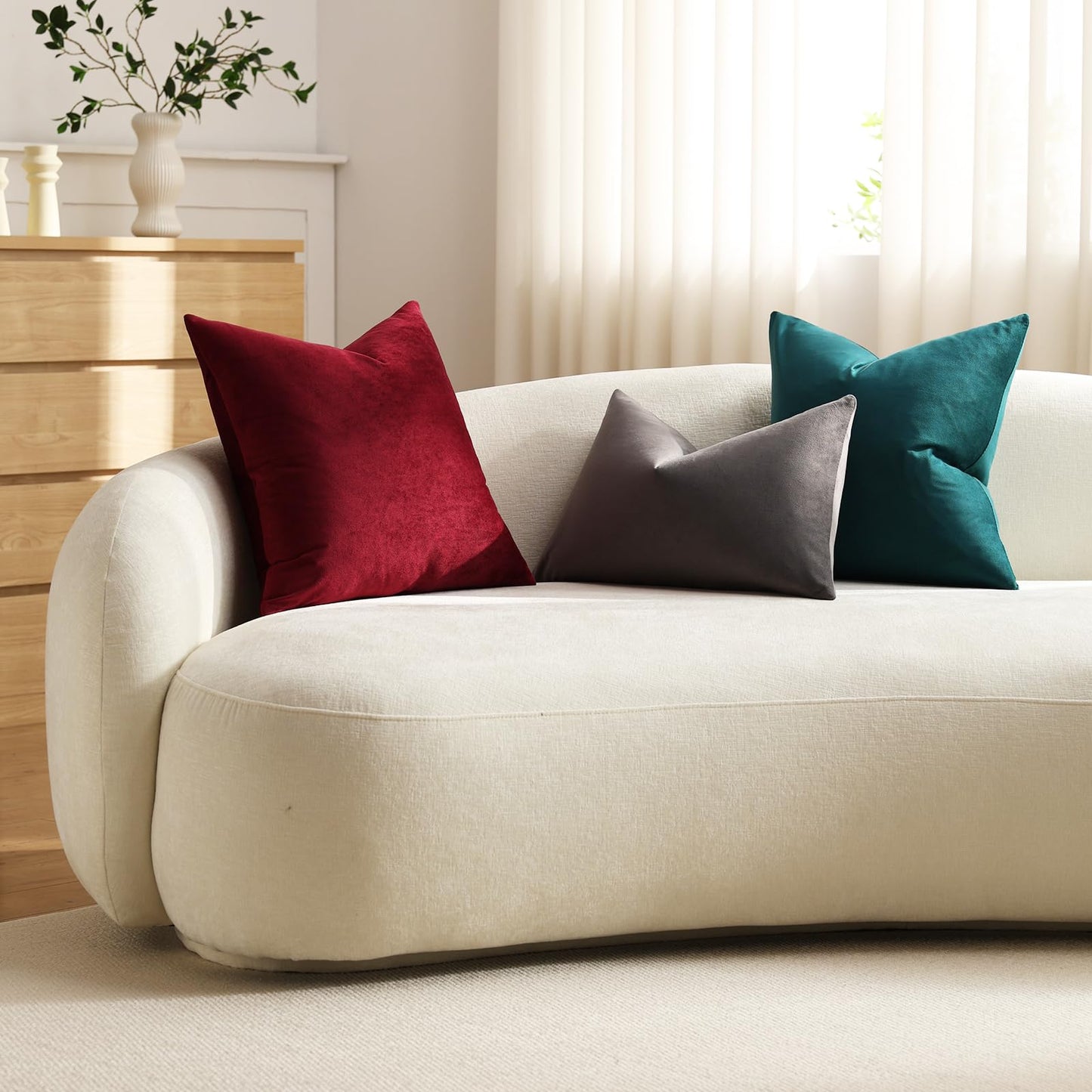 DEZENE Throw Pillow Covers 16x16 Wine Red: Pack of 2 Cozy Soft Velvet Square Modern Luxury Decorative Throw Pillow Cases for Christmas Sofa Couch Living Room Bed Home Decor