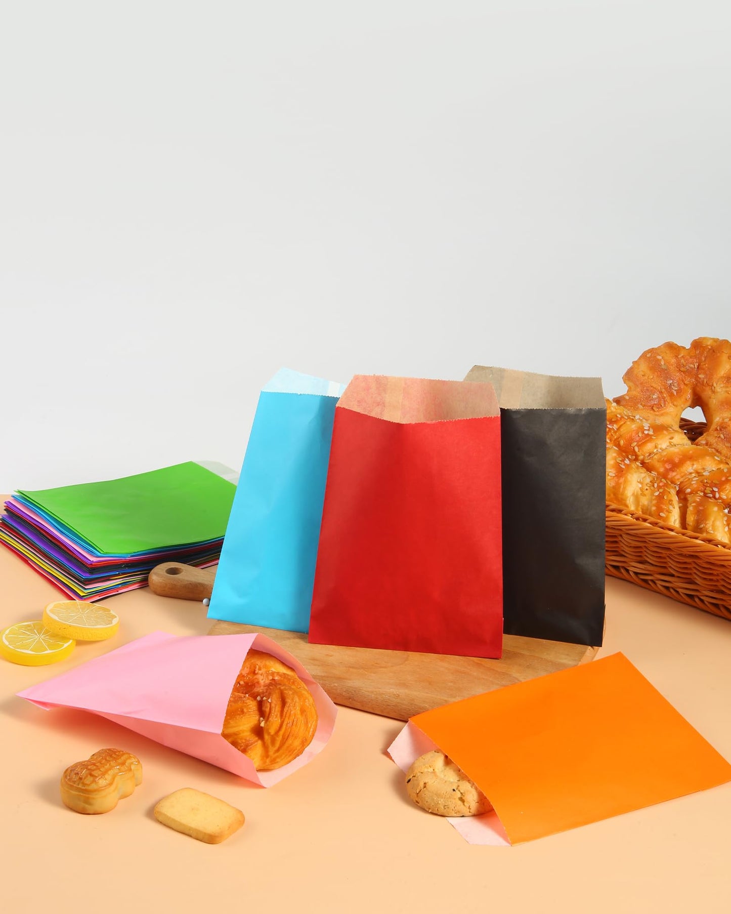 KEYYOOMY 4x6 Inch Paper Treat Bags Green Candy Bags 100 Pack Candy Buffet Bag Small Paper Cookie Bag for Halloween Christmas Party (100 CT, 4x6 Inch)