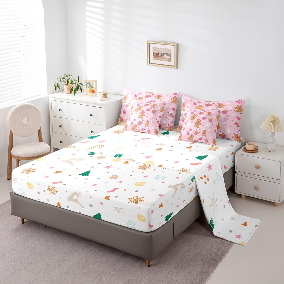 Gingerbread Man Queen Comforter Set with Sheets Bed in a Bag 7 Pcs,Watercolor Strawberry Bowknot Bed Set,Dreamy Snowflakes Bedding Sets with Comforter,Flat,Fitted Sheet,Pillowcases,Pillow Covers
