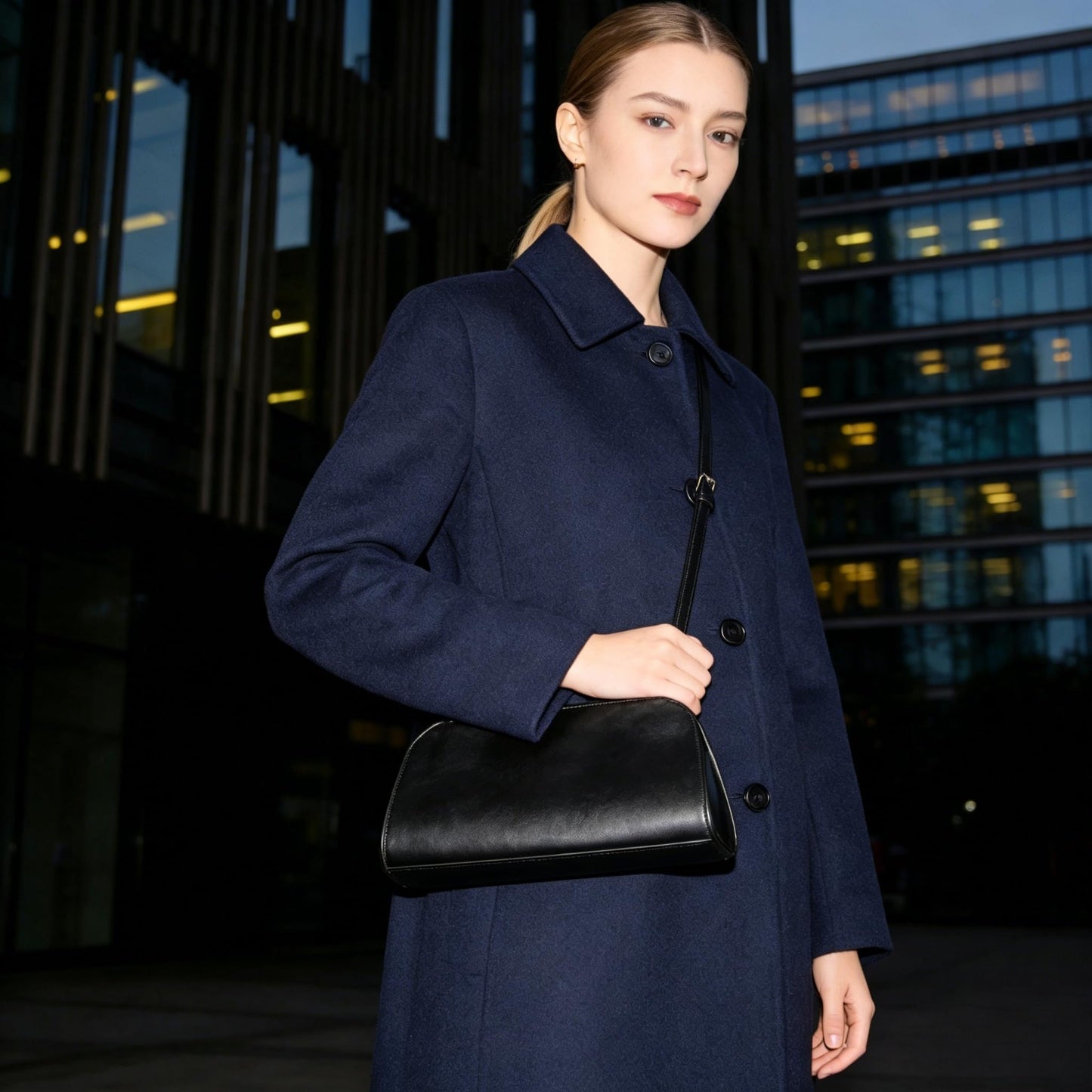 Quelis Small Leather Tote Bag，Clutch Purse with Shoulder Strap， Small Vegan Leather Handbag