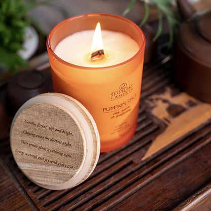 Pumpkin Spice Candle - 275g/9.7 oz Pumpkin Candle in Orange Frosted Glass Jar with Wooden Lid and Wooden Crackling Wick in Luxurious Gift Box - Cosy, Warm and Comforting
