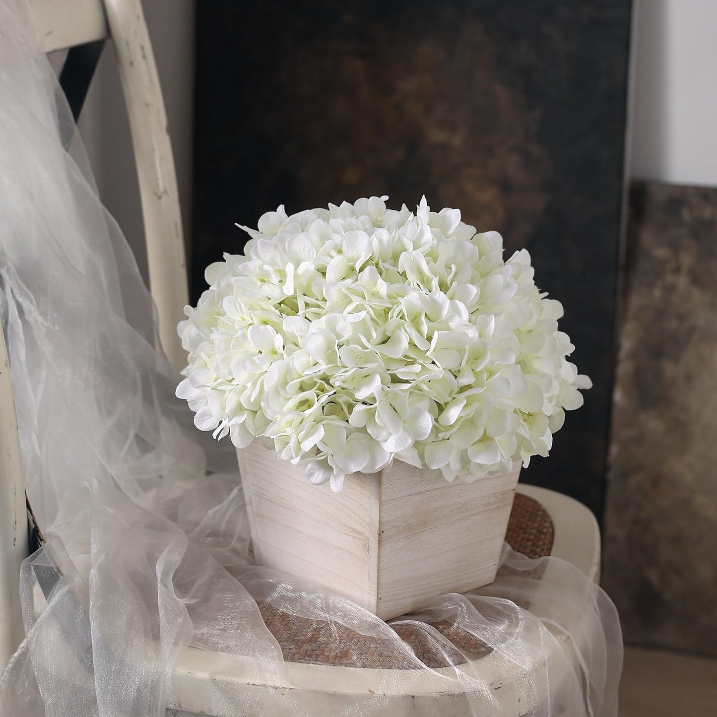 YXZZWL 10" Artificial Hydrangea Arrangement in Planter for Table Centerpiece, Lifelike Fake Hydrangea Potted Plant, Silk Faux Flowers in Wood Planter for Farmhouse Home Office Shower Decor (White)