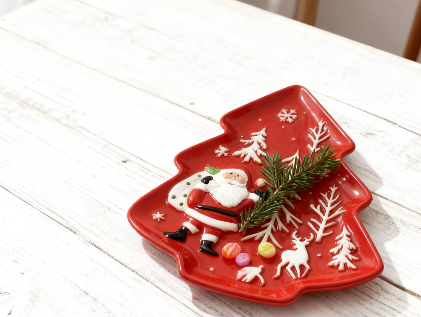 Loticy 10.3 Inches Christmas Tree Plates Chip & Dip Set, Red Xmas Ceramic Snack Plate, Santa Claus High Relief Porcelain Appetizer Dessert Fruit Salad Saucers Bowls, Cutlery Platter Serving Dishes