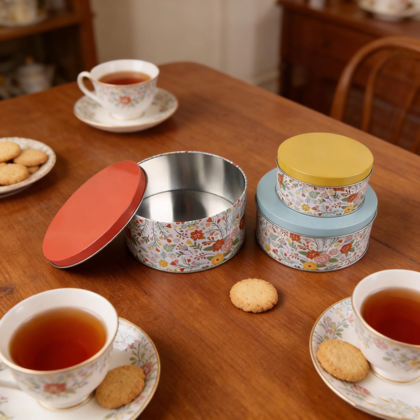 PHILPETY Decorative Flower Storage Box Rural Tin Gift Box Tinplate Candy Cookie Box Round Candy Storage Containers with Lids for Chocolate Candy Tea Coffee Cosmetics Jewelry Photos Gift Case 3Pcs