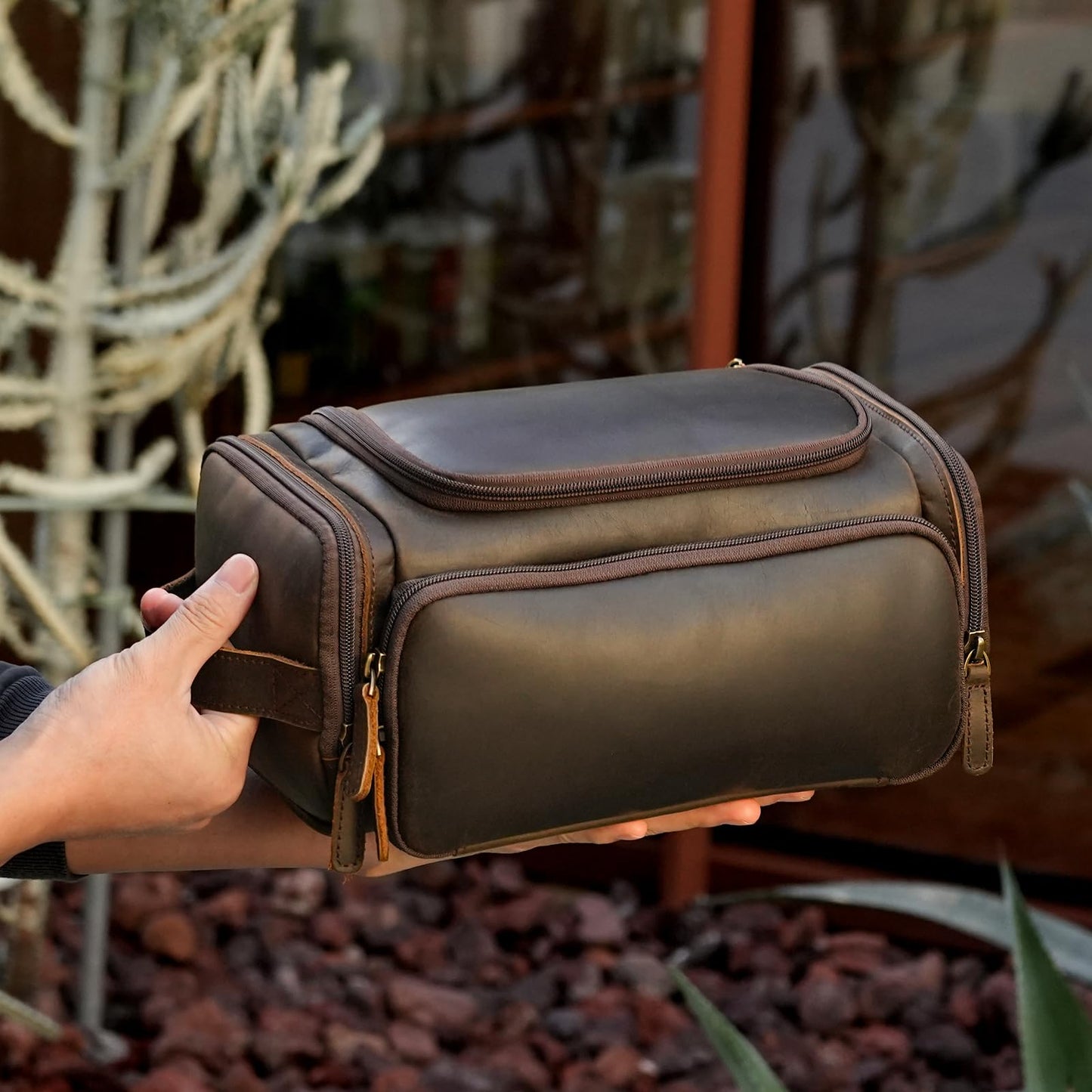 Polare Full Grain Leather Toiletry Case Bag Travel Dopp Kit Organizer Hanging Makeup Cosmetic Shaving Kit Wash Case for Men
