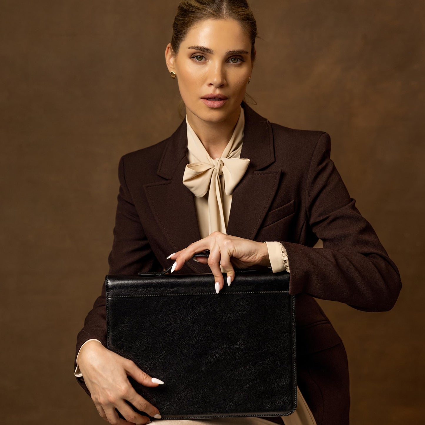 Time Resistance Leather Portfolio – Document Bag with Carry Handle – Tablet Size Case Made in Italy (Black)