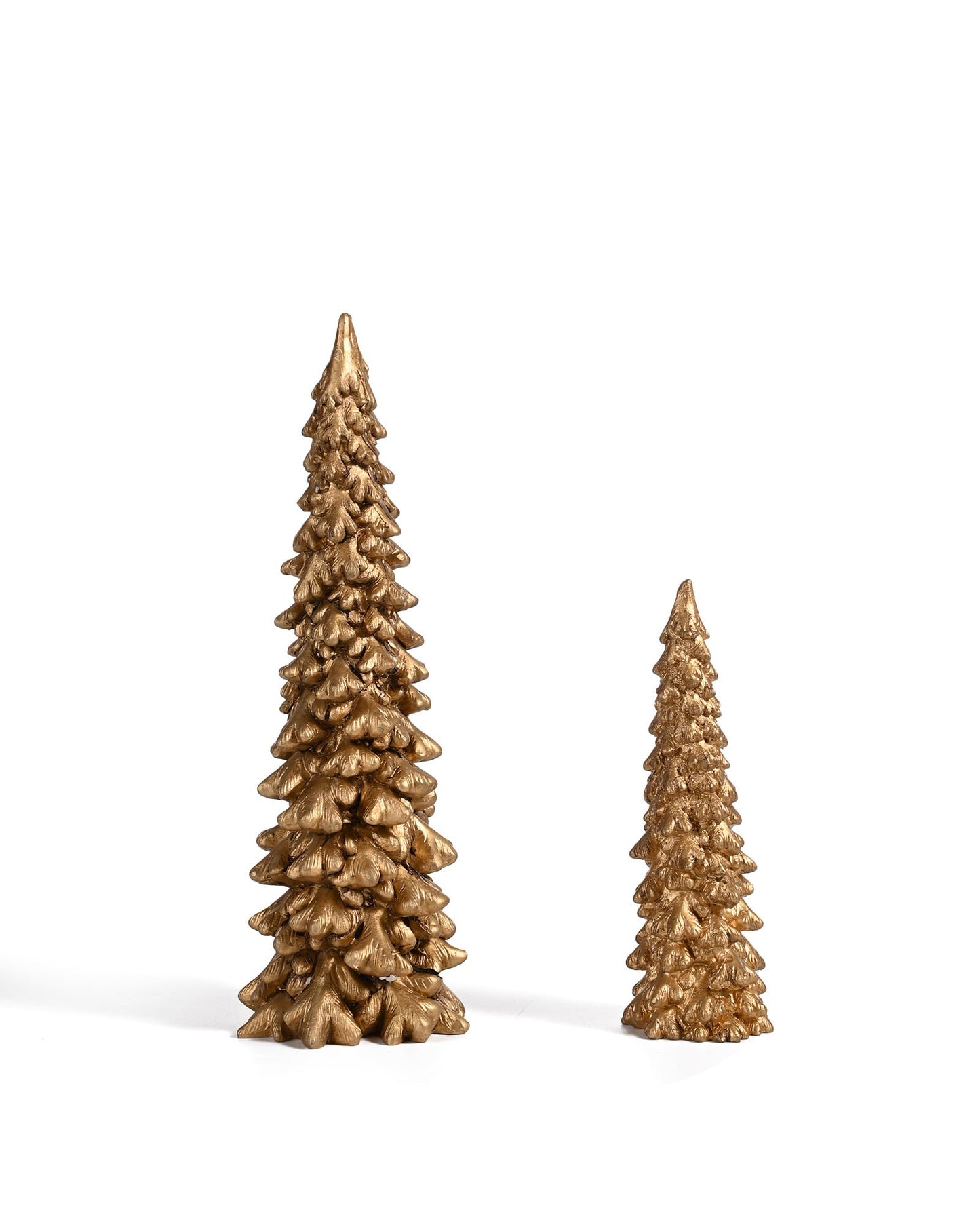 RM ROOMERS Christmas Tree Figurines, 2Pcs Christmas Trees Resin Distressed Gold Table Top, Small Xmas Tree Figurine Set, Decorative Xmas Trees for Rustic Mantle Centerpieces
