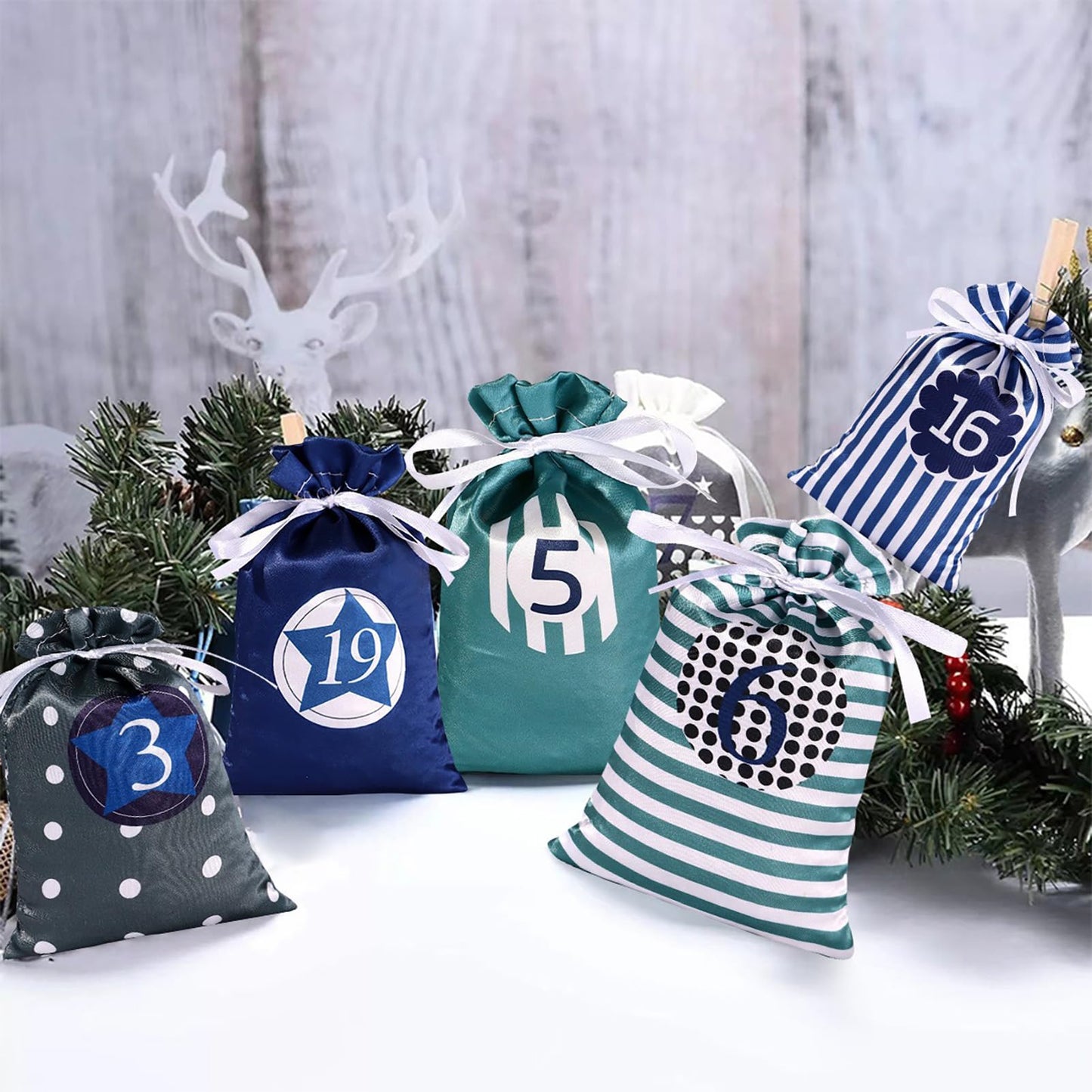 24 Pcs Christmas Drawstring Gift Wrap Bags Reusable Advent Calendar Bags Cute Xmas Candy Toys Goody Treat Bag Pocket for Holiday Weedings Birthdays Party Favor Home Storage Gift Bag