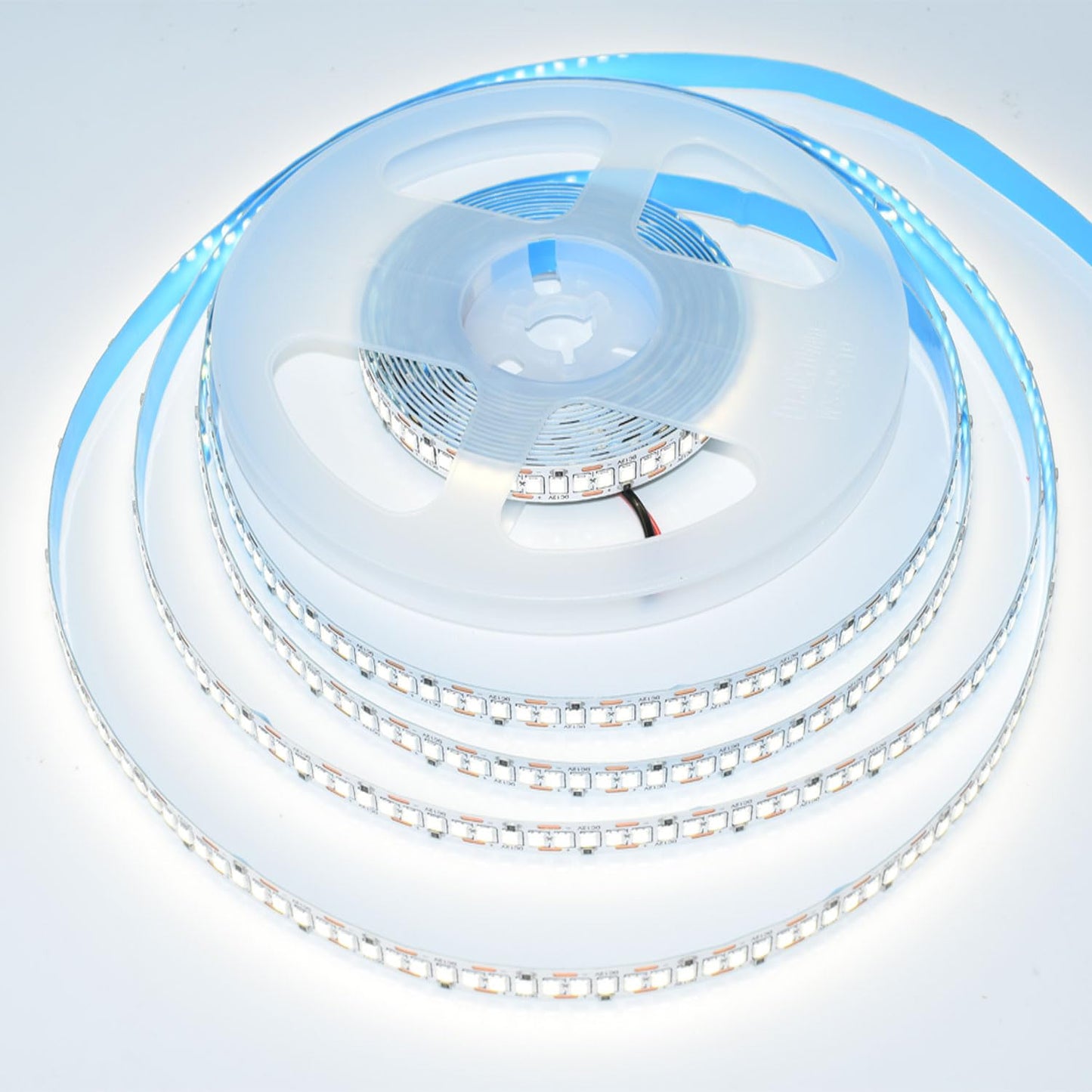SUYOOULIN LED Strip Lights, 16.4ft/5m SMD 2835 600 LEDs Light Strips, 15000LM Flexible AC 110V Waterproof IP68 LED Ribbon for DIY Christmas Home Indoor Outdoor Decor(Daylight White 6500K)