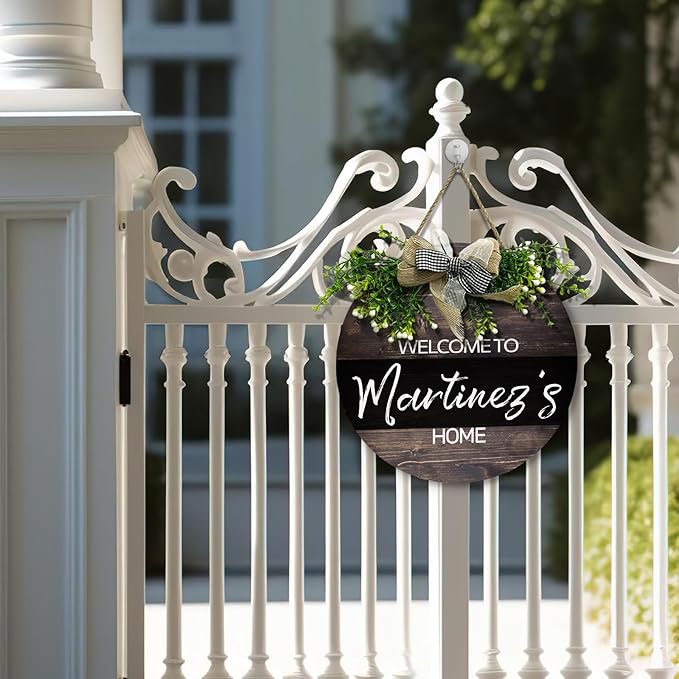 Personalized Welcome Sign for Front Door Wooden Custom Family Name Door Signs Customize Welcome to Our Home Sign with Names Customized Hanging Wreath Plaque Gift Outdoor Home Decor 12 Inch
