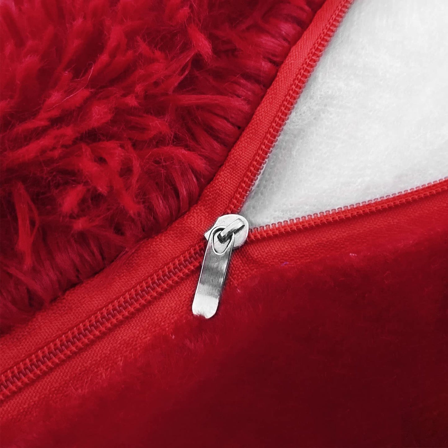 BBiggood Red Throw Pillow Covers, Pack of 2 Christmas Pillow Covers Decorative Pillows for Couch, Luxury Soft Faux Fur Throw Pillow Covers Decor Fluffy Pillows for Bedroom Bed, 16 x 16 Inch