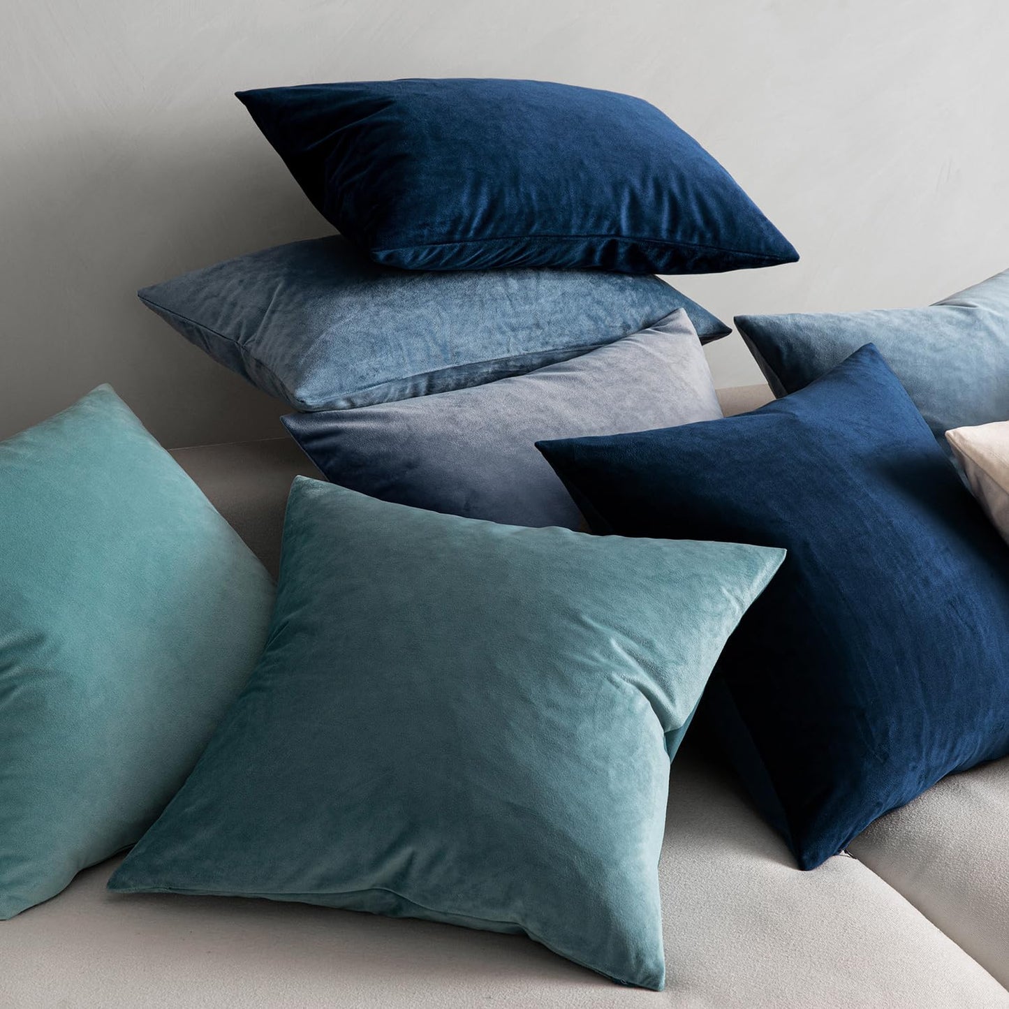 MIULEE 20x20 Inch Velvet Throw Pillow Covers, Pack of 2 - Dark Blue, Super Soft Decorative Square Cushion Cases Modern Luxury Home Decor for Sofa, Couch, Bed, Chair with Invisible Zipper
