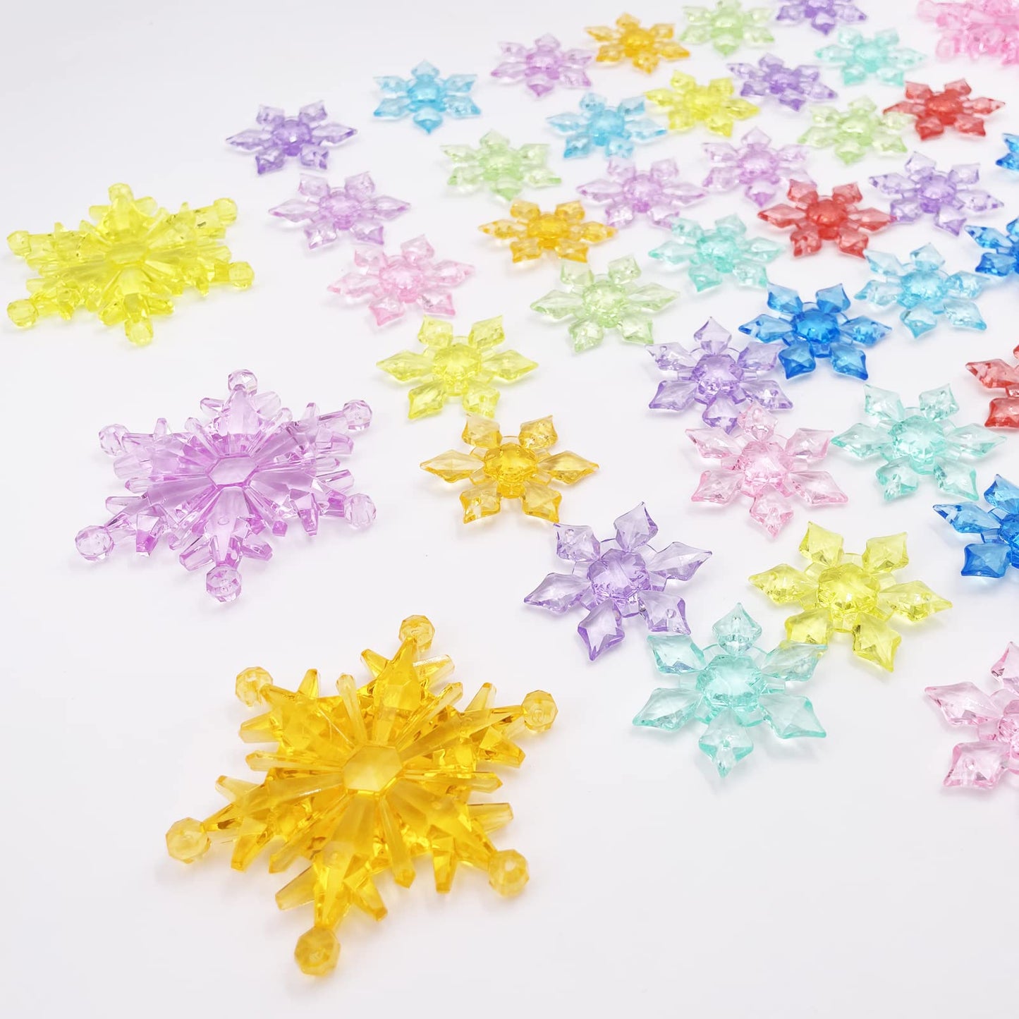 NHBTYKL 51 Pcs Colorful Snowflake Ornaments Acrylic Snowflake Pendants for Christmas Tree Wedding Party Winter Party Ceiling Hanging Deco