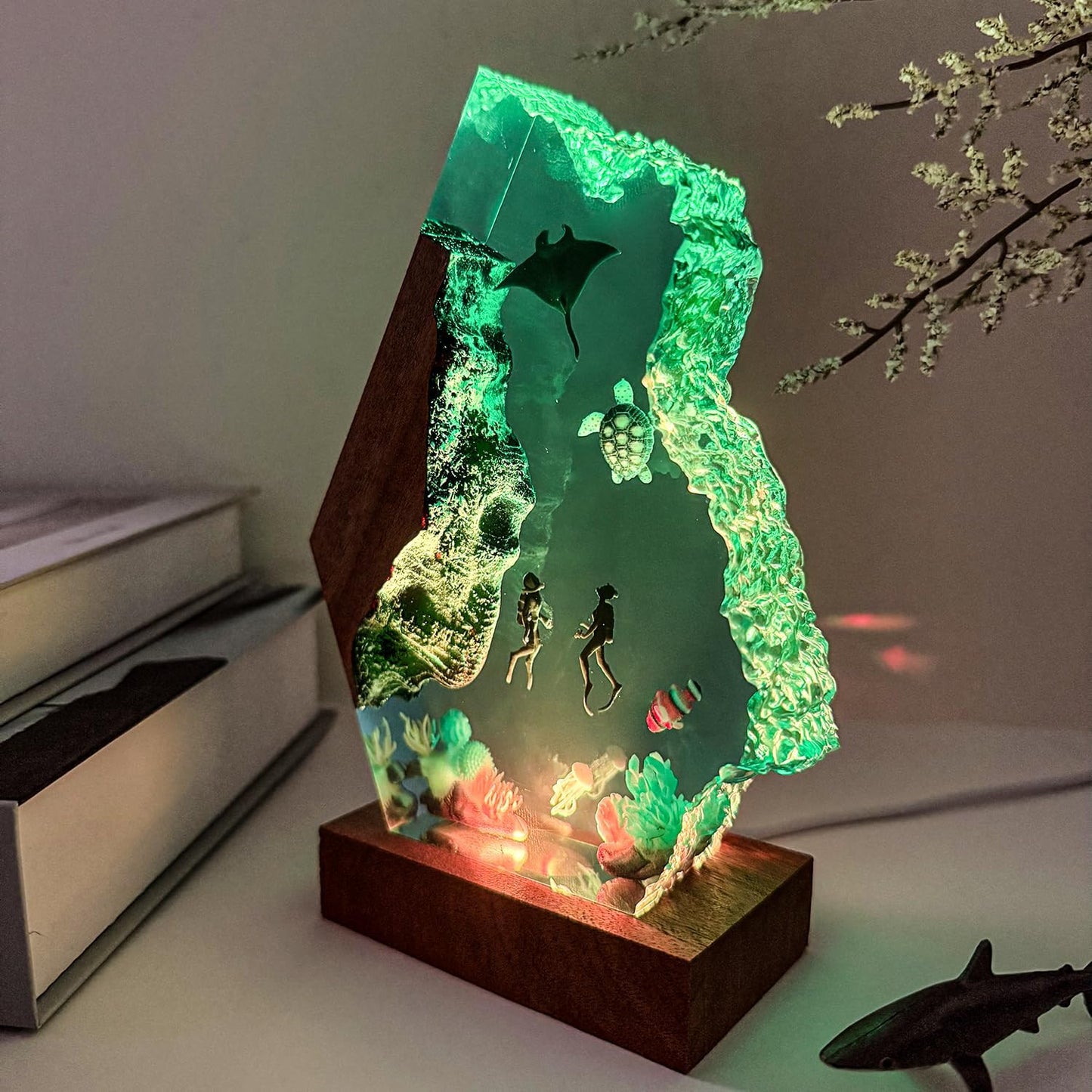 Scuba Diving Resin Ocean Lamp,Handmade 3D Ocean Night Light With Woodden Base,Variable Lights, Scuba Diver Gifts, Diving Enthusiast Collectibles, Unique Birthday Holiday Gifts for Men & Women(S 6"x4")