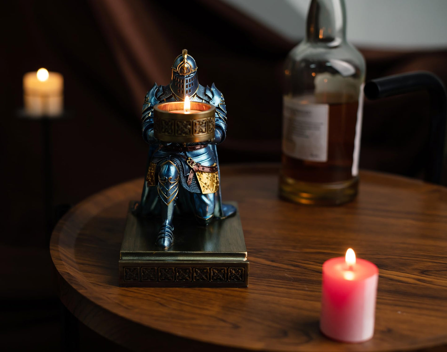 HDMbigmi King's Guard Kneeling Knight Candlestick Holders Resin Posture TeaLight Holder Warrior Mobile Phone Stand Pen Holder Candle Holder for Restaurant, Altar, Home Table(Blue)