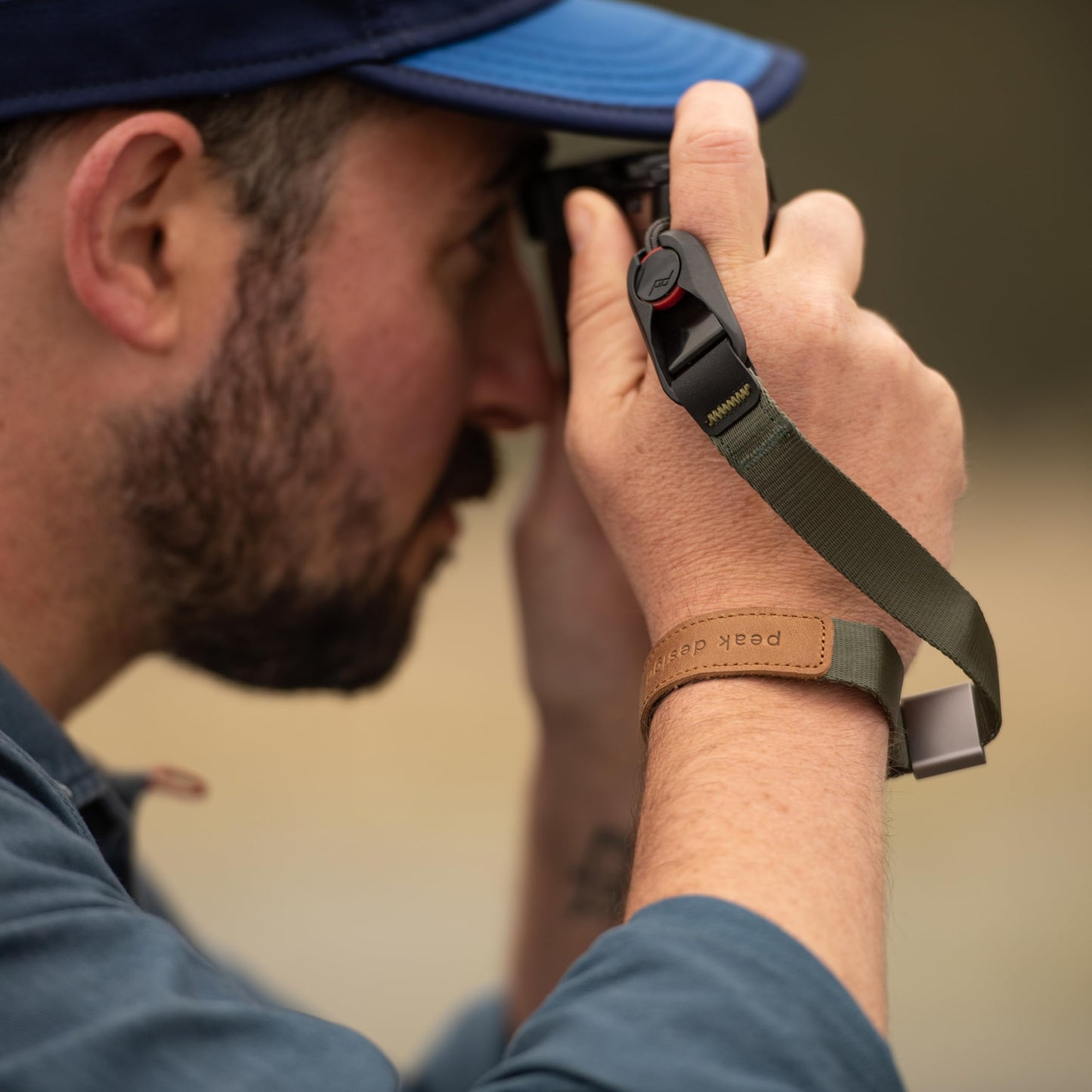 Peak Design Cuff Camera Wrist Strap, Sage, Compatible with DSLR, Compact and Point-and-Shoot Cameras, Low Profile, Quick Release and Connection, 200 lb Capacity, Camera Straps for Photographers