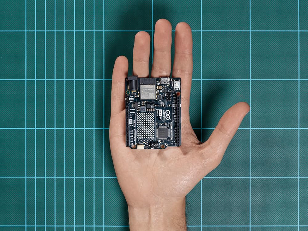 Arduino UNO R4 WiFi [ABX00087] – Renesas RA4M1 + ESP32-S3, Wi-Fi, Bluetooth, USB-C, CAN, 12-bit DAC, OP AMP, Qwiic Connector, 12x8 LED Matrix for Advanced IoT & Embedded Projects