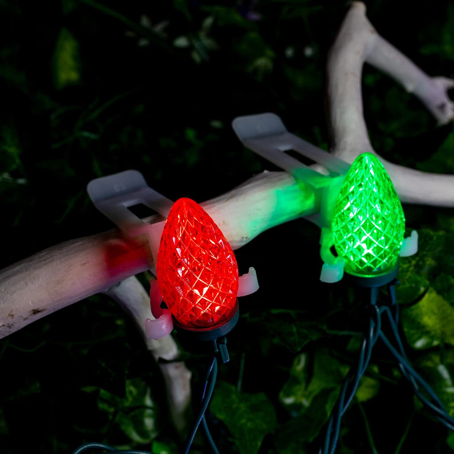 C9 LED Christmas Lights Outdoor, 68 Ft 100 LED C9 String Lights with 100 All in One Clips, Connectable Waterproof Christmas Tree Lights for Outside Roofline Backyard Garden Decor, Red & Green