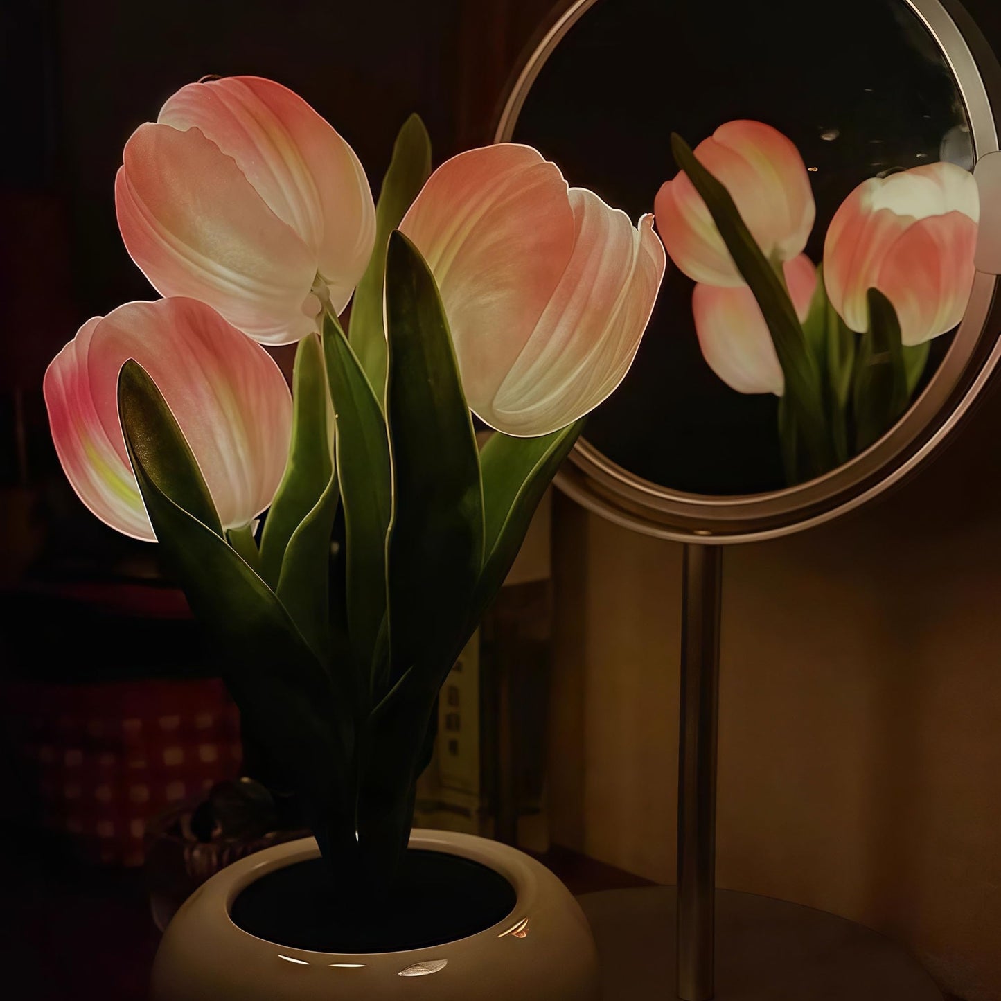 LDJDSDS Tulip Flower Table Lamp Pink LED Desk Night Light with Vase, Artificial Flower Decor for Bedroom, Living Room, Elegant Centerpiece for Wedding Birthday Party, Home Decor Gift