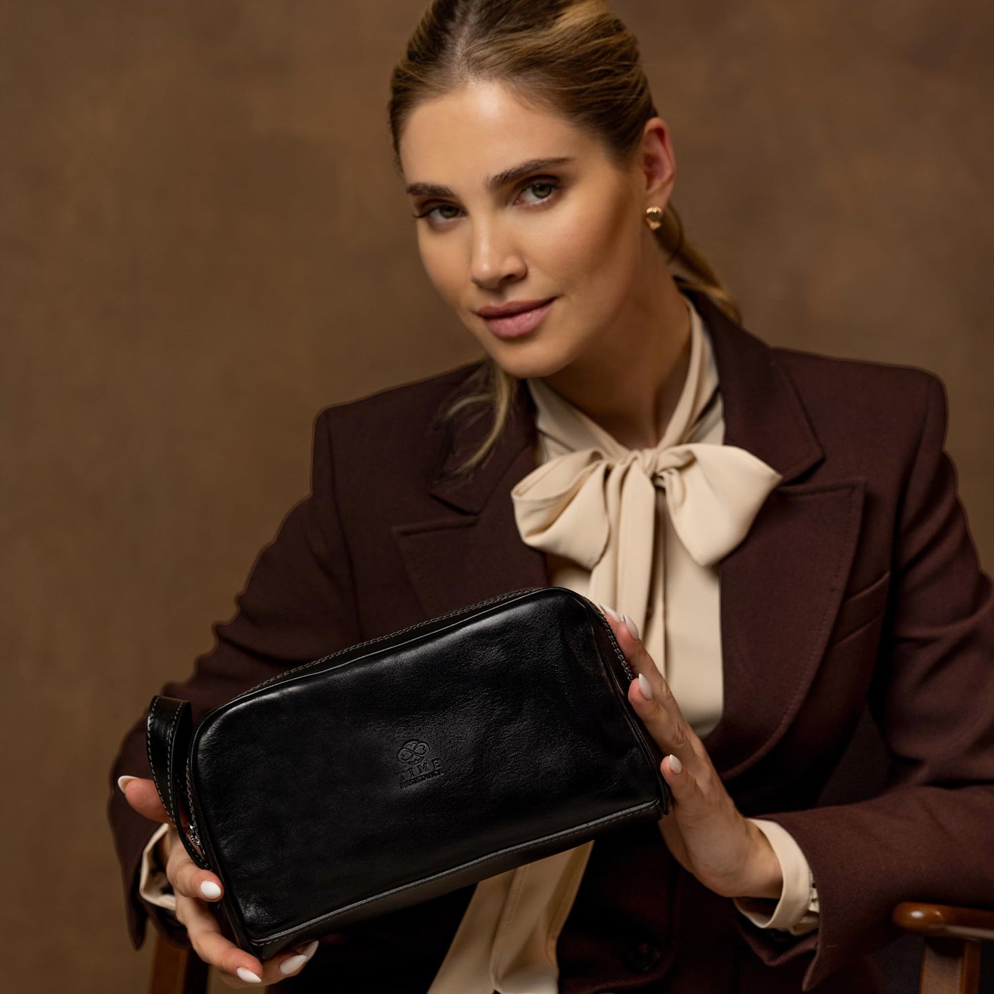 Time Resistance Leather Cosmetic Bag - Italian Toiletry Dopp Kit (Black)