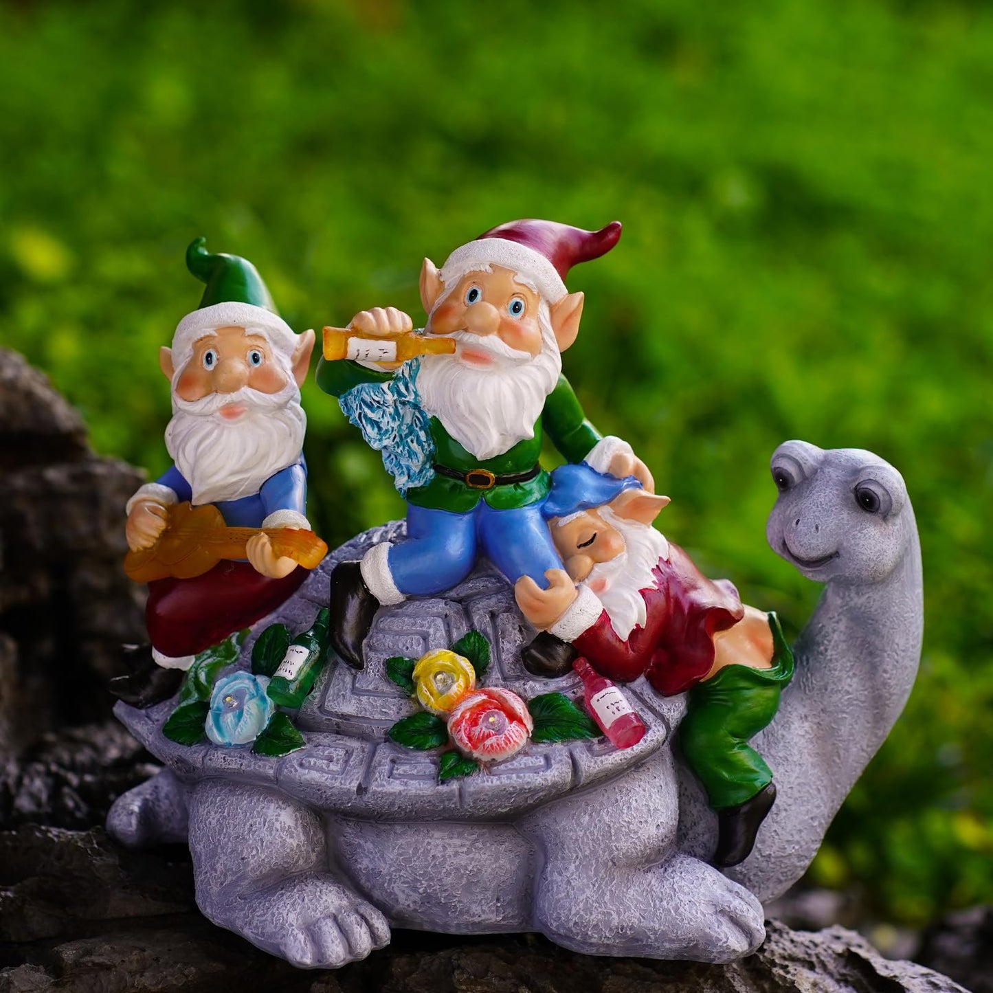 NATASE Solar Garden Outdoor Statues Gnome Turtle Three Gnomes Having Party on Turtle with 7 LED Lawn Decor Outside Decorations for Patio, Balcony, Yard Ornament Unique Garden Gift