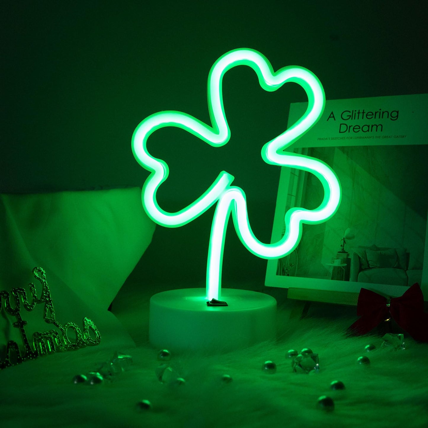 ENUOLI LED Neon Signs Lights Green Clover Shaped Neon Shamrock Night Light USB & Battery Powered Night Lamp Best Decoration Lights for St. Patrick's Day Gifts Kids Room Bedroom Bar(Shamrock)