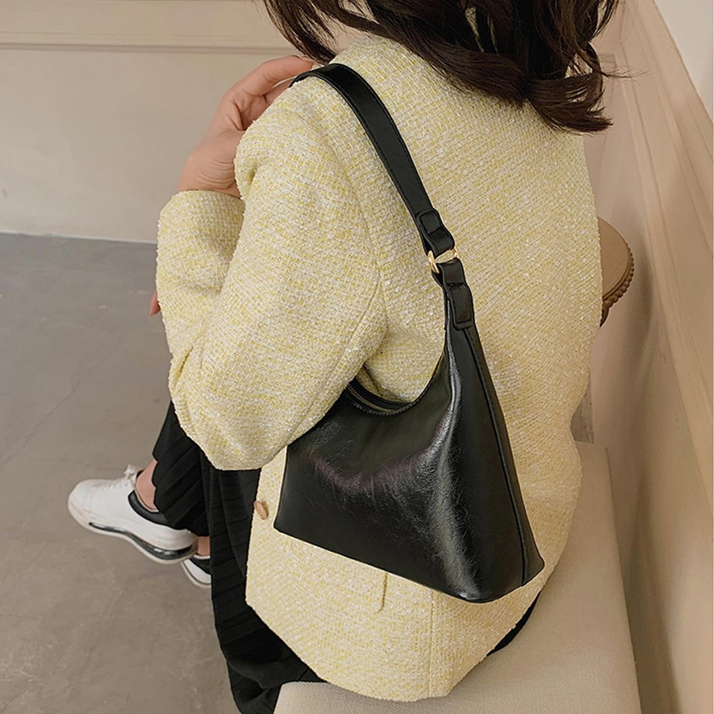Liziblloy Shoulder Bag for Women Small Retro Vegan Leather Handbags Trendy Purses 2025 Cute Mini Vintage Hobo Underarm Bag,Black