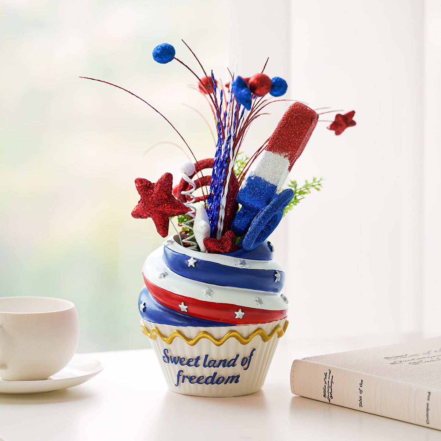 WDS WONDROUS 4th of July Centerpiece for Tables Red White and Blue Patriotic Flowers Decorations with Cupcake Vase, Resin Vase Shiny Popsicle Star Flowers for Independence Day Summer Memorial Day