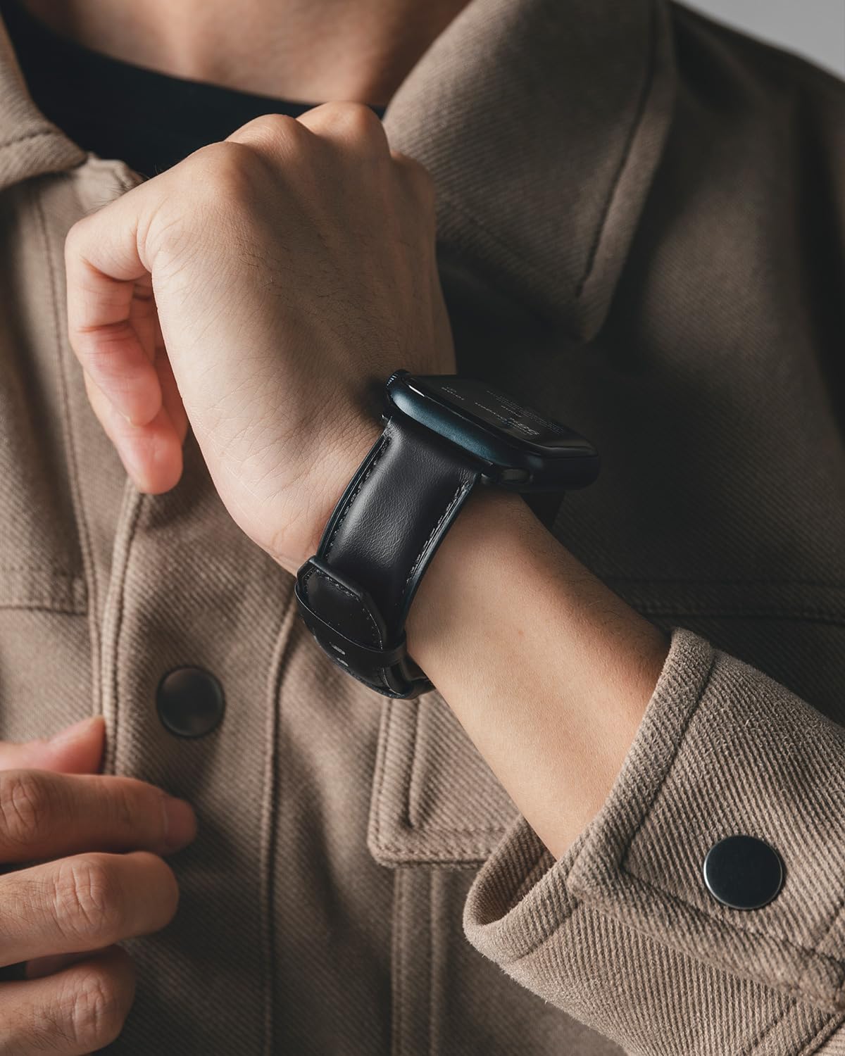 VULKIT Vintage Leather Bands Compatible with Apple Watch Straps 38mm 40mm 41mm, Genuine Leather Wristbands Compatible for Apple iWatch Ultra SE Series 8 7 6 5 4 3 2 1(Black)