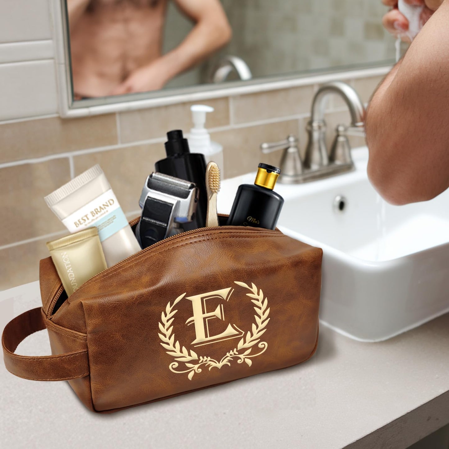 Engraved Letter Toiletry Bag Leather Waterproof Travel Kit, Personalized Gifts for Dad Husband Boyfriend - DarkBrown(E)