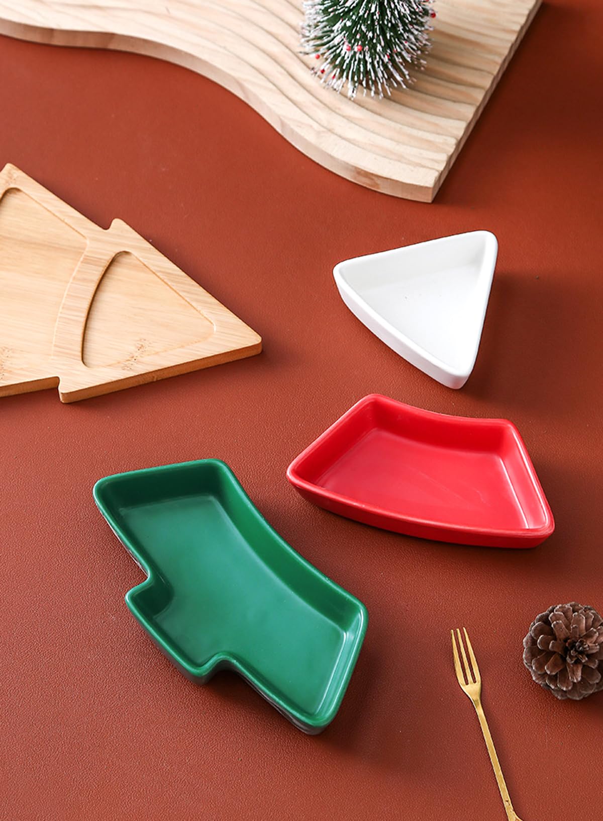 Colorful Christmas Tree Plate Chip & Dip Set, 12'' Ceramic Snack Plate with Bamboo Tray, Removable Porcelain Christmas Tree Appetizer Dessert Fruit Salad Saucers Bowl Cutlery Platter Serving Dish