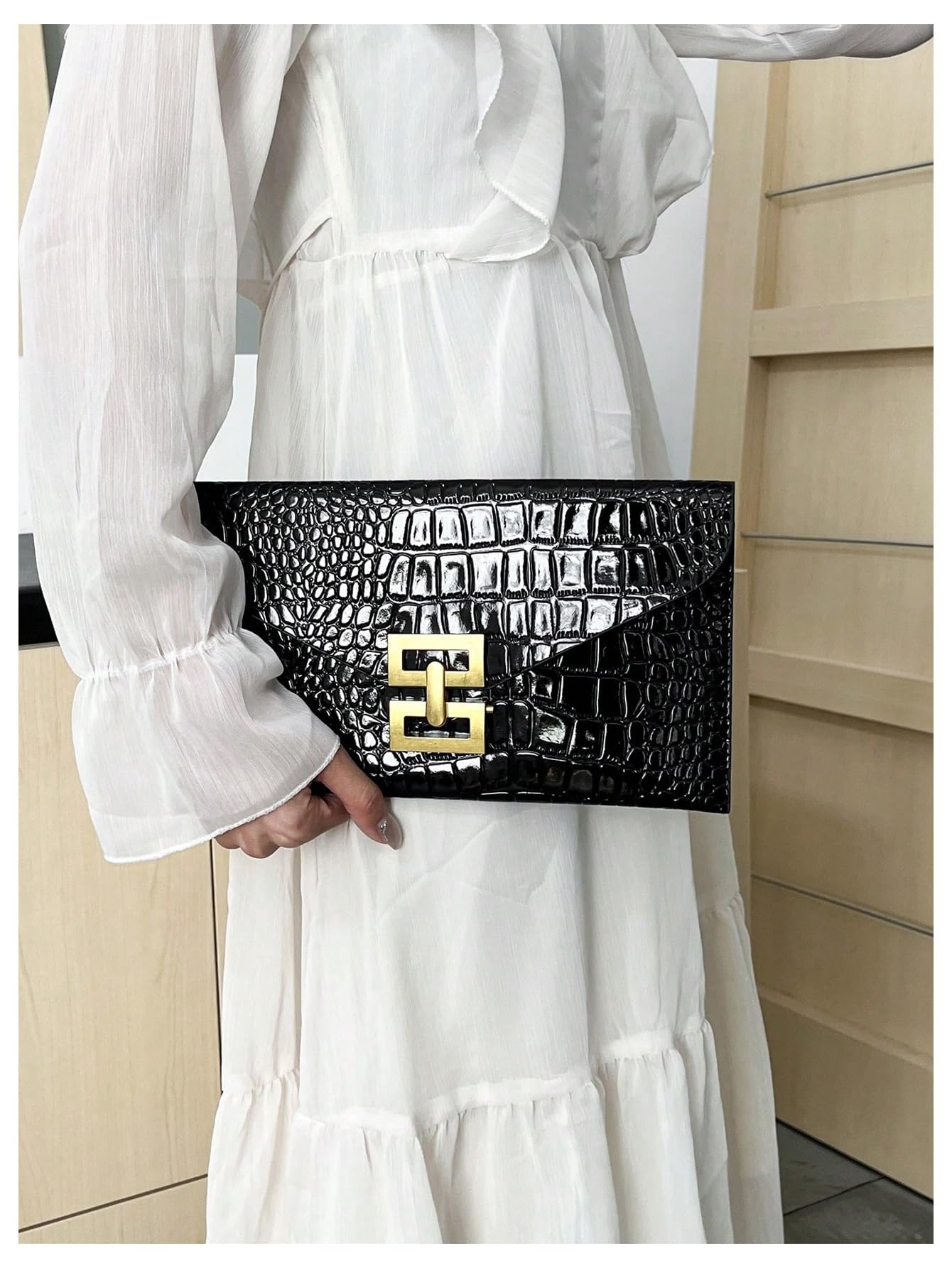 Verdusa Women's Clutch Evening Bags Trendy Envelope Handbags Metallic Purses Black a One Size