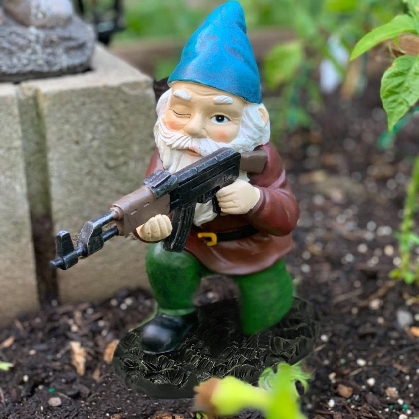 Tirifer Garden Statue Gnome with Gun, Guard Gnome for Garden Military Army Statue Tactical Soldier for Indoor Outdoor, Patio, Yard, Lawn, Christmas Ornaments, Home Décor