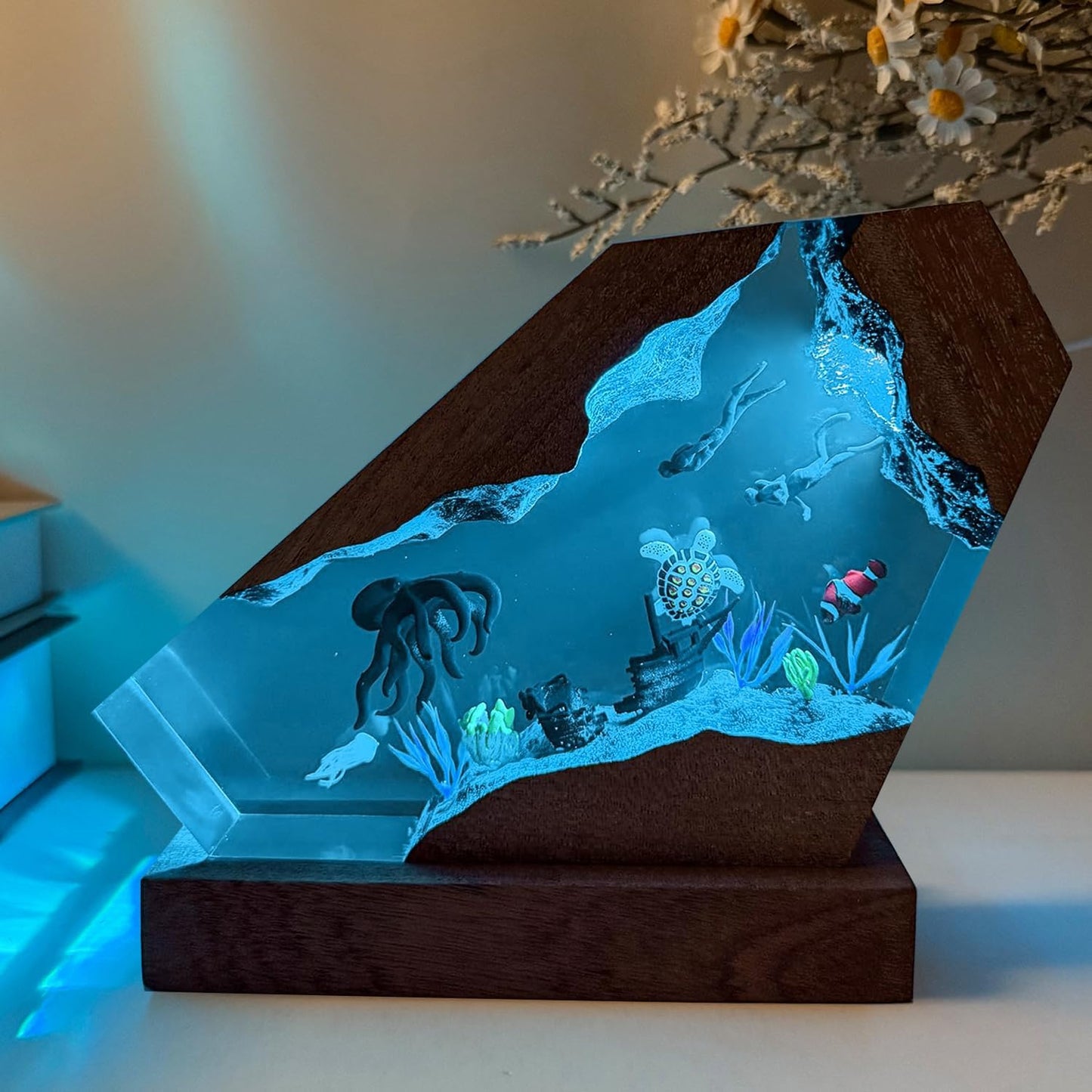 Octopus Ocean Resin Lamp - Handmade Resin Night Light with USB Port, Variable Lights, Octopus Gifts and Decor, Ocean Enthusiast Collectibles, Unique Birthday Gifts for Father Him Her (6"x4")