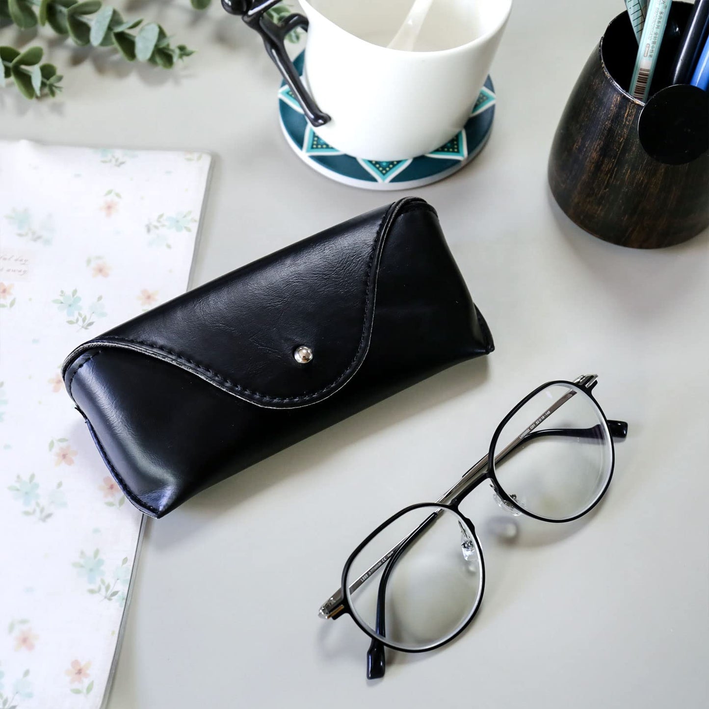 LogHog Portable Leather Sunglasses Pouch Soft Eye Glasses Carry Case for Women Men Student Horizontal Sunglass Box Case (Black)