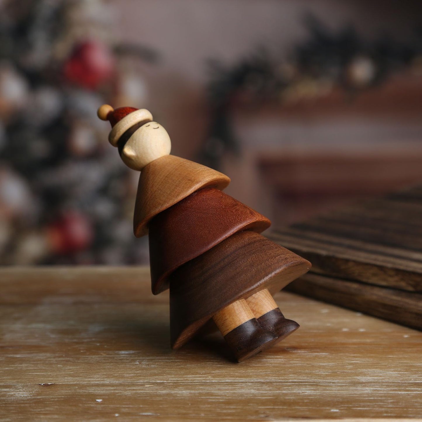 YANISM Christmas Tree Boy Figurine,Wooden Christmas Decoration,Creative Tree & Boy Design,Rustic for Her or Him,Natural Wood Christmas Home Decor