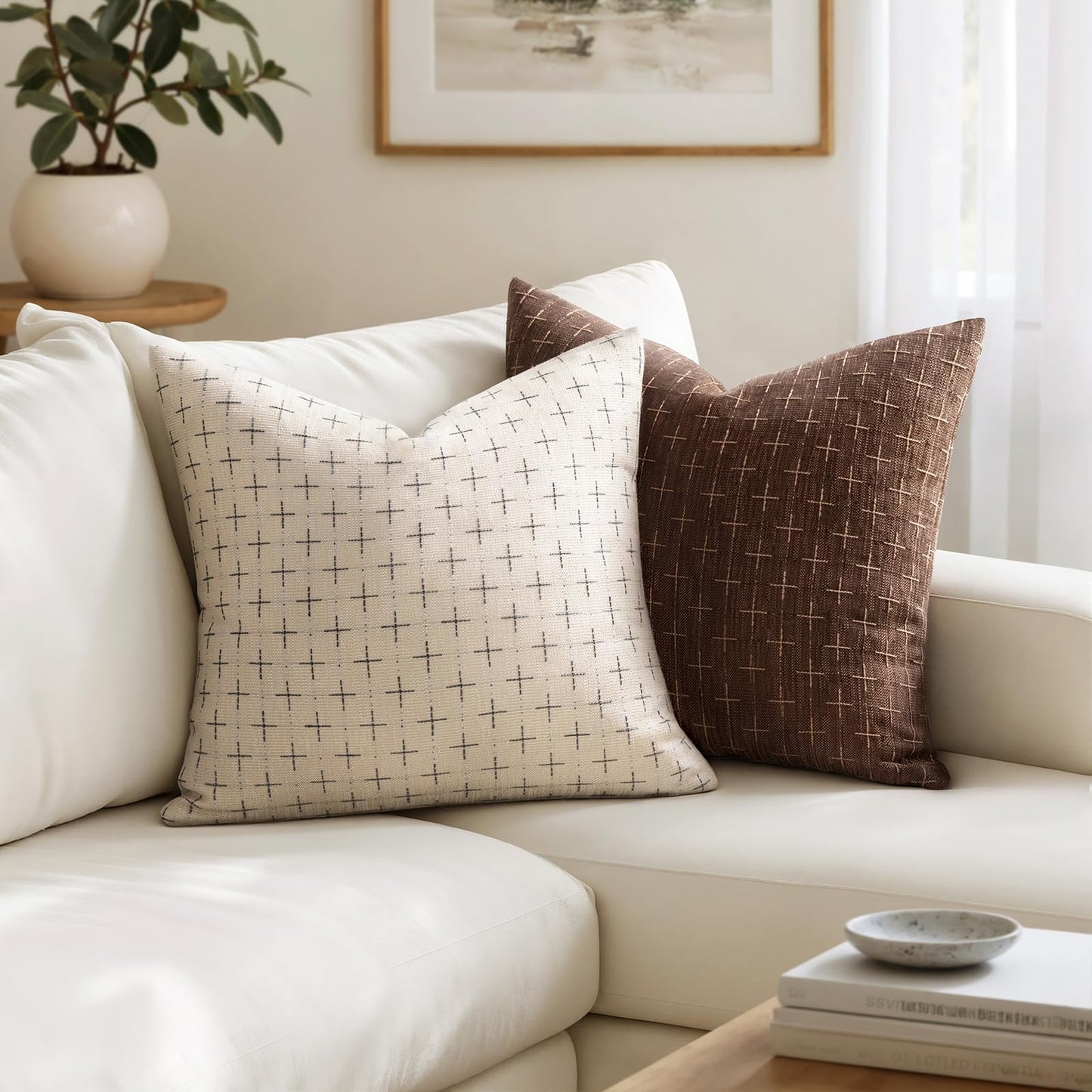 MIULEE Pack of 2 Decorative Burlap Linen Christmas Throw Pillow Covers Modern Farmhouse Pillowcases Rustic Woven Textured Cushion Cover for Sofa Couch Bed 18x18 Inch Beige
