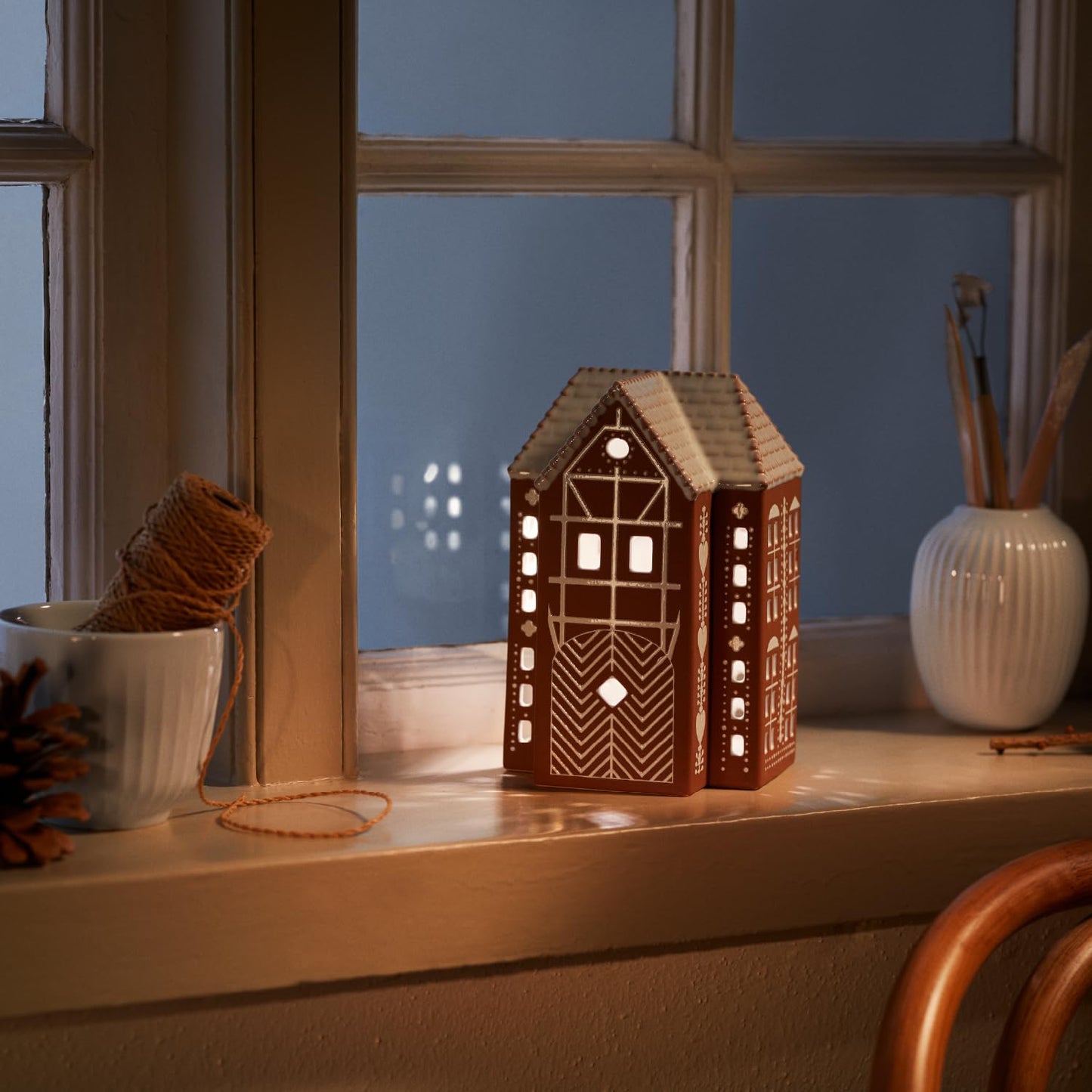 Kahler Gingerbread Lighthouse | Brown and White Stoneware | Large 6.7 Inch