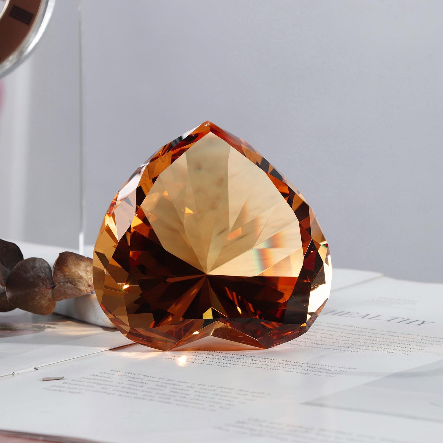 Amber Crystal Diamonds Paper Weights, Heart Shape Real Crystal Diamond Glass Gems Paperweight for Decoration 80mm, Big Diamonds Home Office Decor Valentine's Day Gift Wedding Favors with Gift Box