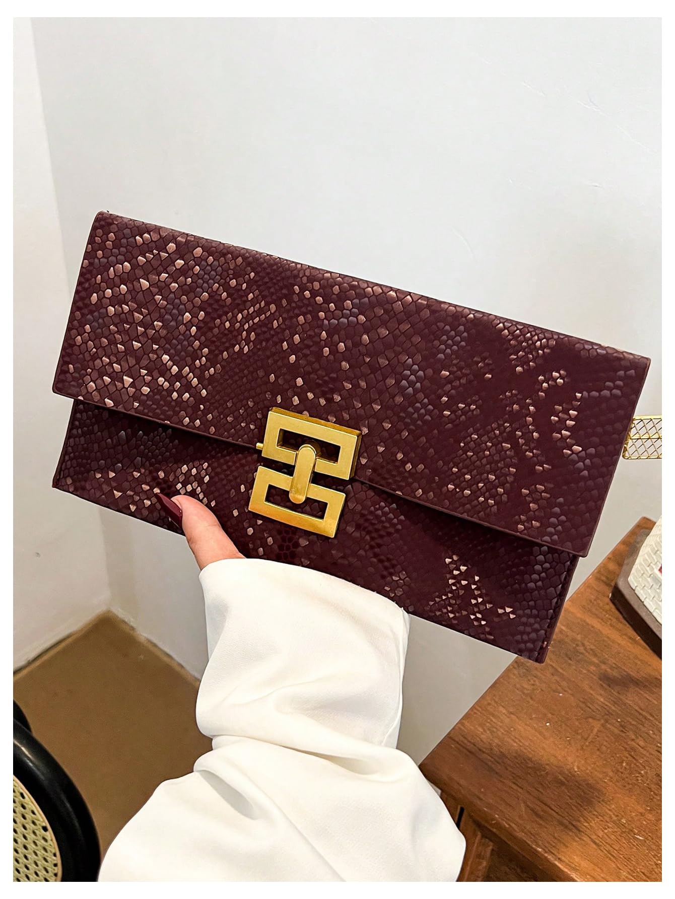 Verdusa Women's Clutch Evening Bags Trendy Envelope Handbags Metallic Purses Burgundy C One Size
